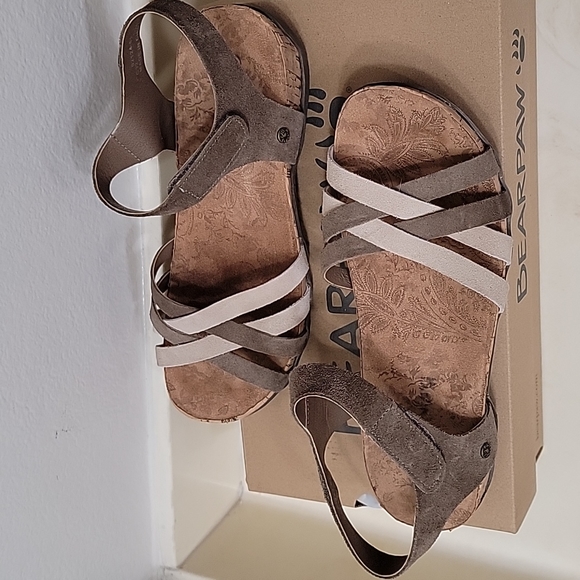 EUC BEARPAW Meri II Strappy Ankle Strap Sandal Size 8 - Picture 6 of 8